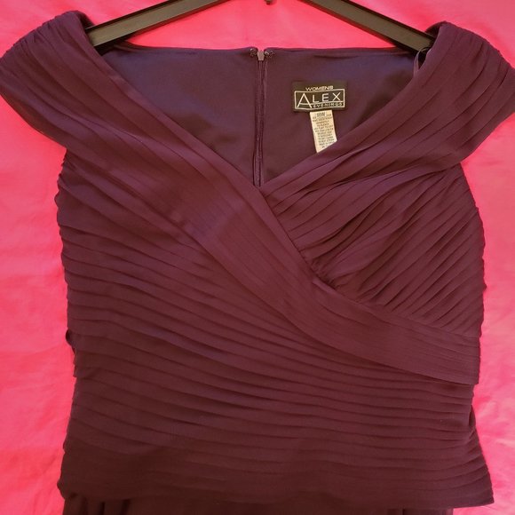 Alex Evenings Long Off Shoulder Ruched Bodice Fishtail Evening Gown Eggplant 18W - Picture 3 of 6